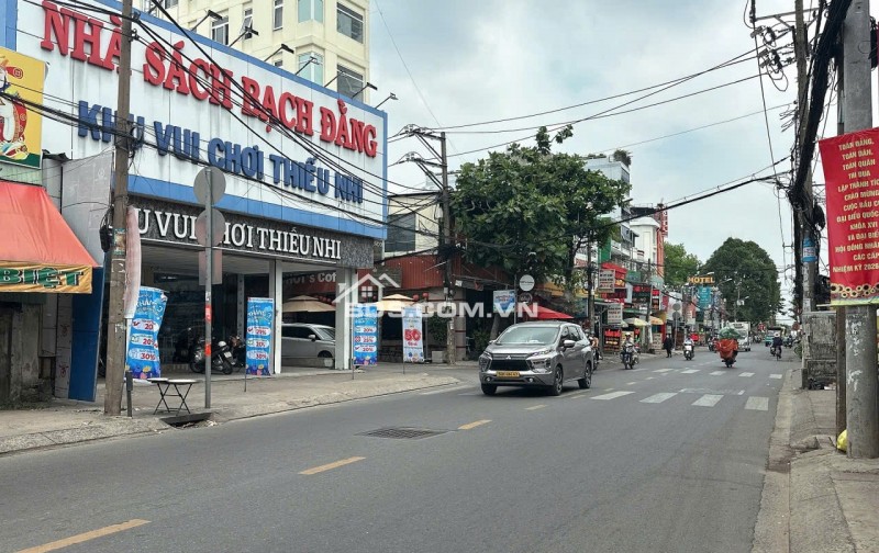 Bán nhà hẻm 448 Phan Huy Ích ngang 6.2m 93m2 4 tầng ngay Emart 2 tiện KD chỉ 12 tỷ.
