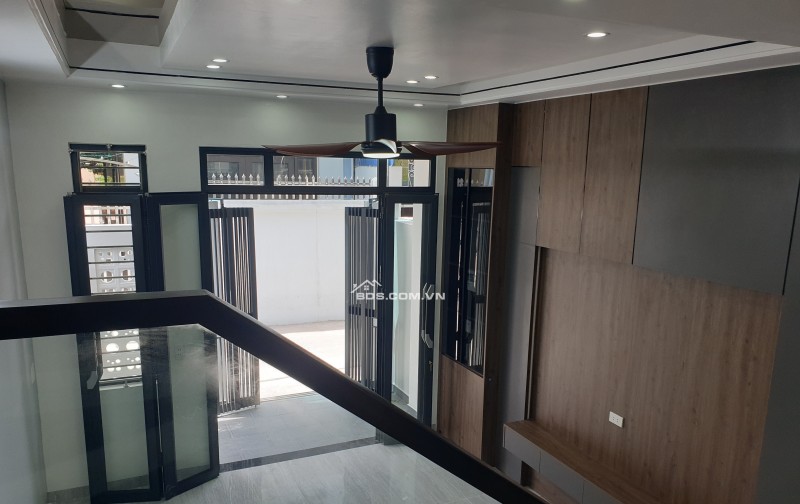 BÁN NHÀ XÂY MỚI 2.6 TỶ 3 TẦNG 47M2 NGÕ RỘNG NGẮN CÙ CHÍNH LAN