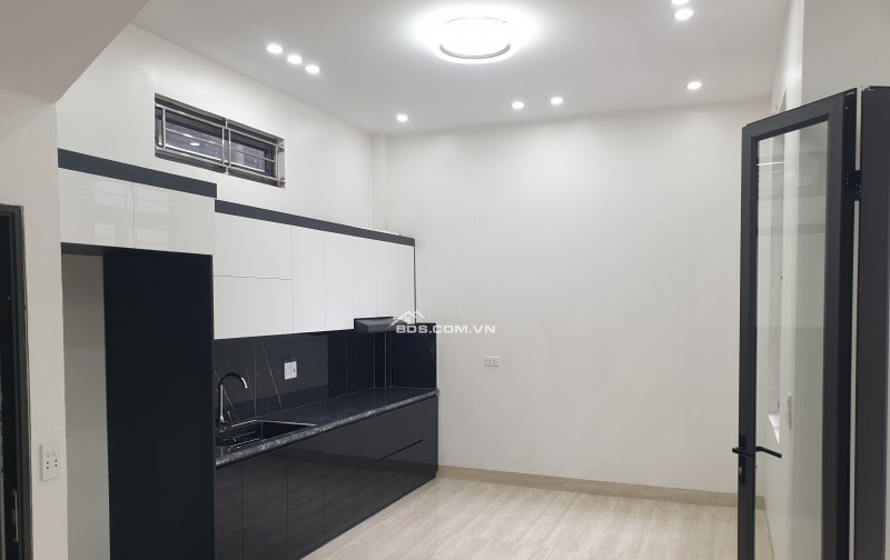 BÁN NHÀ ĐẸP 2.85 TỶ 3 TẦNG 62M2 Ô TÔ ĐỖ CỬA NGÕ TRẦN BÍCH SAN