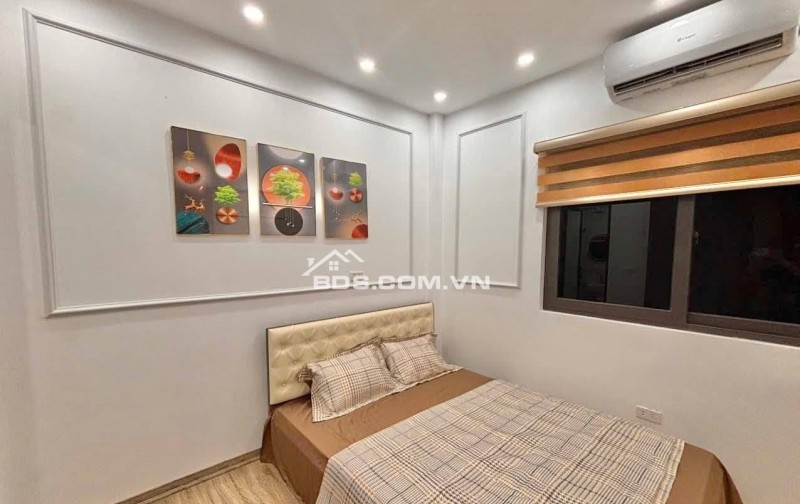 Bán Nhà Phố Cổ, Thọ Lão, Hai Bà Trưng 30m, 5 tầng, mt 4m, giá 8.6 tỷ.