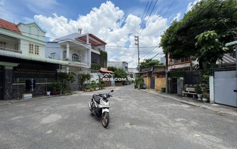 Nhà 3 tầng hẻm xe tải 6m, 40m2 Võ Văn Ngân, Thủ Đức