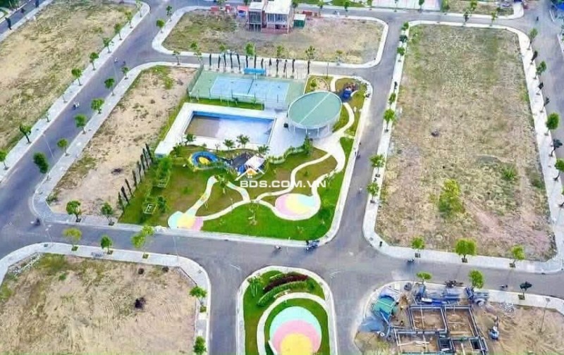 Đất thổ cư 115m2 ngay chợ và KCN Long Cang, sổ riêng chính chủ
