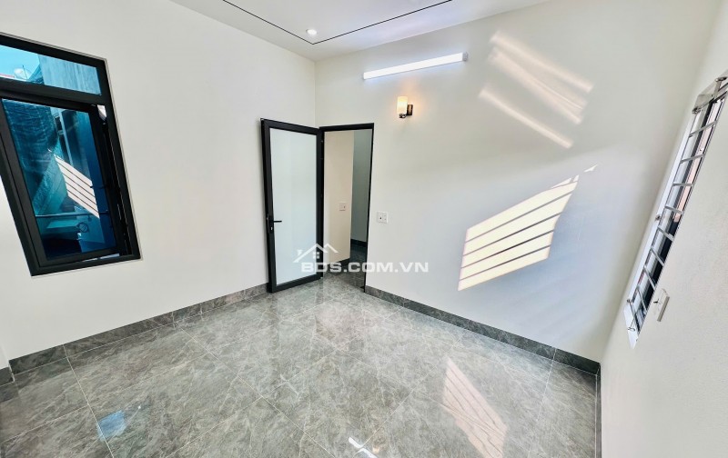 BÁN NHÀ SIÊU ĐẸP 2.95 TỶ 3 TẦNG 65M2 TRUNG TÂM ĐƯỜNG VỊ XUYÊN
