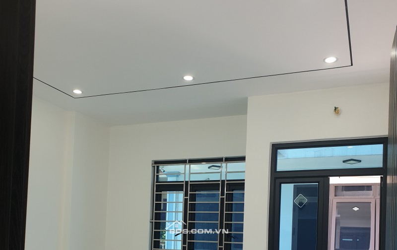 BÁN NHÀ XÂY MỚI 2.6 TỶ 3 TẦNG 47M2 NGÕ RỘNG NGẮN CÙ CHÍNH LAN