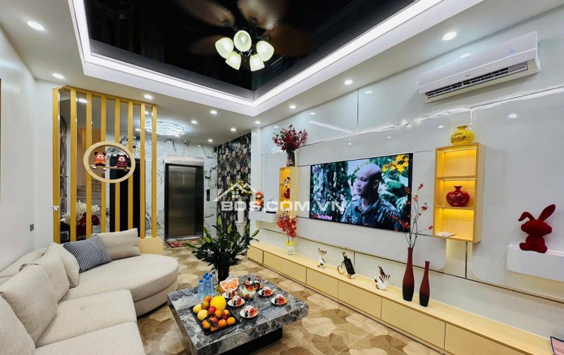 Bán Nhà Thang Máy, Gần Phố, Tân Mai, Hoàng Mai 40m, 5 tầng, mt 3.8m, giá 14.6 tỷ.