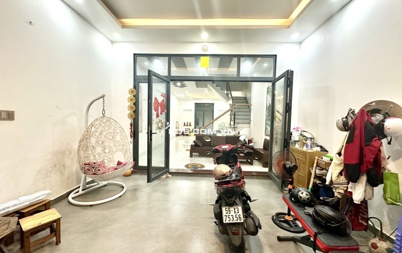 Bán nhà đường số 6, KDC Êm Đềm, Linh Xuân, Thủ Đức, TP HCM. DT 90 m2, 4 tầng. Giá 8,9 tỷ