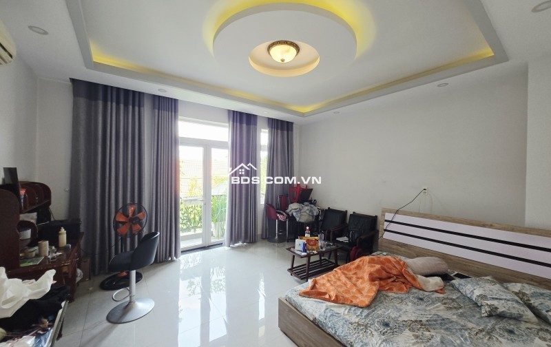 Bán nhà đường Đặng Văn Bi, Trường Thọ, Thủ Đức, TP HCM. DT 75m2, 4 tầng, SH. Giá 11,9 tỷ.