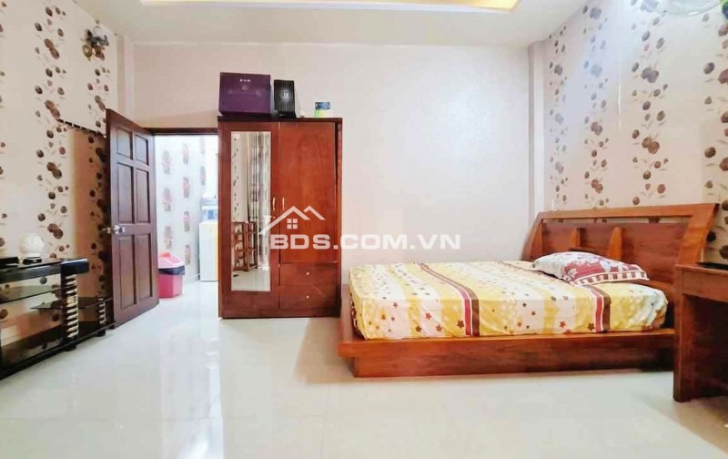 Nhà phố đẹp Lái Thiêu - Ngang 5m - 90m2 – Nhỉnh 4,5 Tỷ - Đường xe tải  - ÔTô ngủ trong nhà