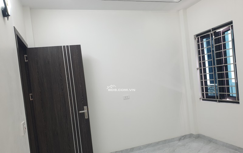BÁN NHÀ XÂY MỚI 2.6 TỶ 3 TẦNG 47M2 NGÕ RỘNG NGẮN CÙ CHÍNH LAN