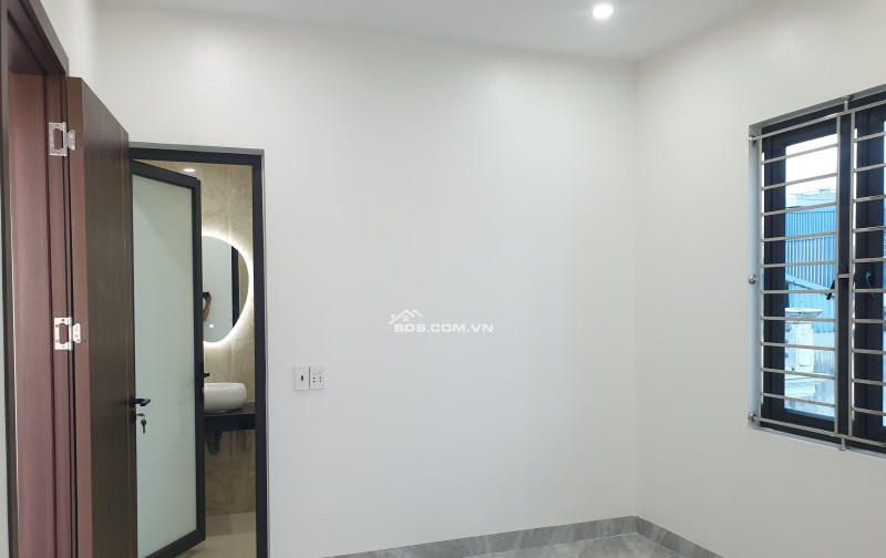 BÁN NHÀ ĐẸP 2.85 TỶ 3 TẦNG 62M2 Ô TÔ ĐỖ CỬA NGÕ TRẦN BÍCH SAN