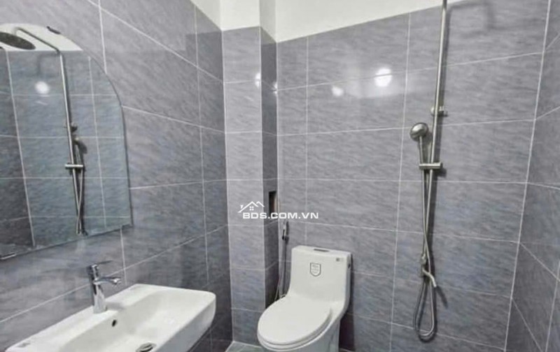 BÁN NHÀ GẤP - THƯƠNG LƯỢNG MẠNH GIÁ 1tỷ200TR DỌN VÀO Ở NGAY, SỞ HỮU CĂN NHÀ TẠI QL1A BÌNH CHÁNH