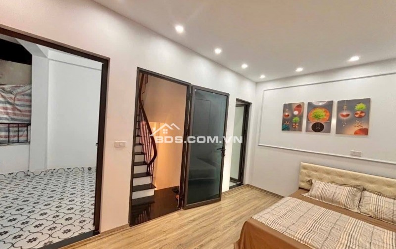 Bán Nhà Phố Cổ, Thọ Lão, Hai Bà Trưng 30m, 5 tầng, mt 4m, giá 8.6 tỷ.