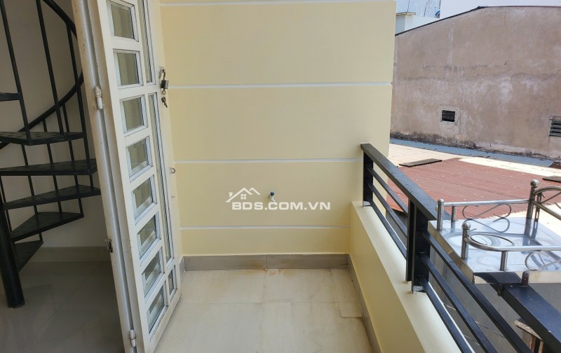 Cho thuê nhà 222/4 Võ Thành Trang P11 QTân Bình 1 trệt 2 lầu