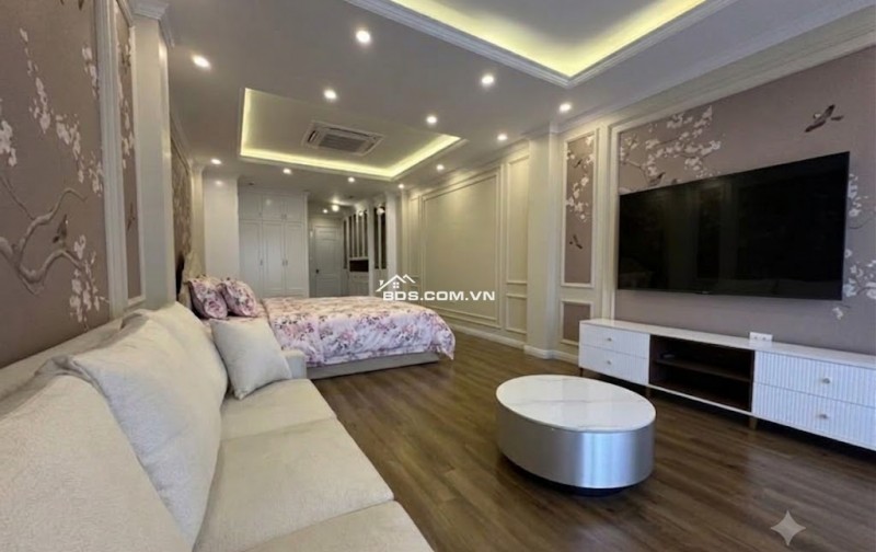 BÁN NHÀ 8 TẦNG THANG MÁY-GARA 2 Ô TÔ-CÁCH ĐƯỜNG CỔ LINH 50M-YÊN TĨNH-THUẬN TIỆN ĐI LẠI