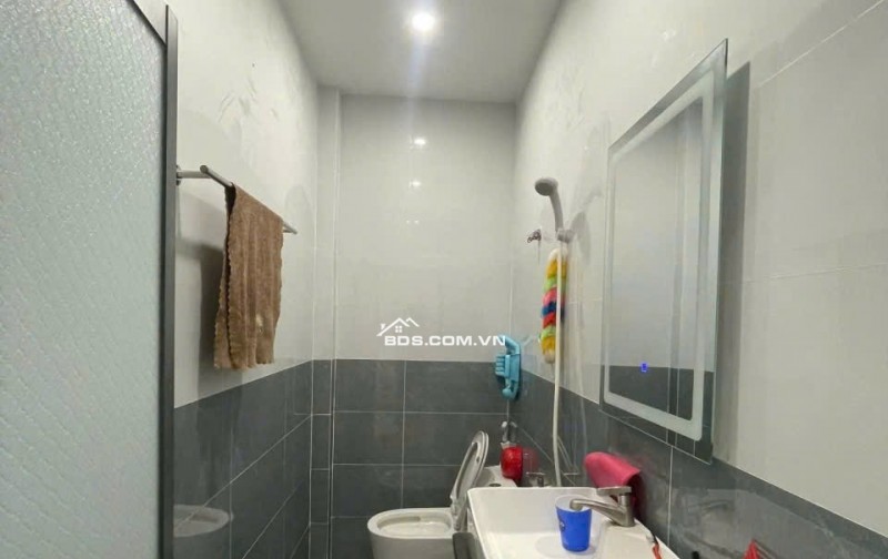 BÁN NHÀ GẤP - THƯƠNG LƯỢNG MẠNH GIÁ 1tỷ200TR DỌN VÀO Ở NGAY, SỞ HỮU CĂN NHÀ TẠI QL1A BÌNH CHÁNH