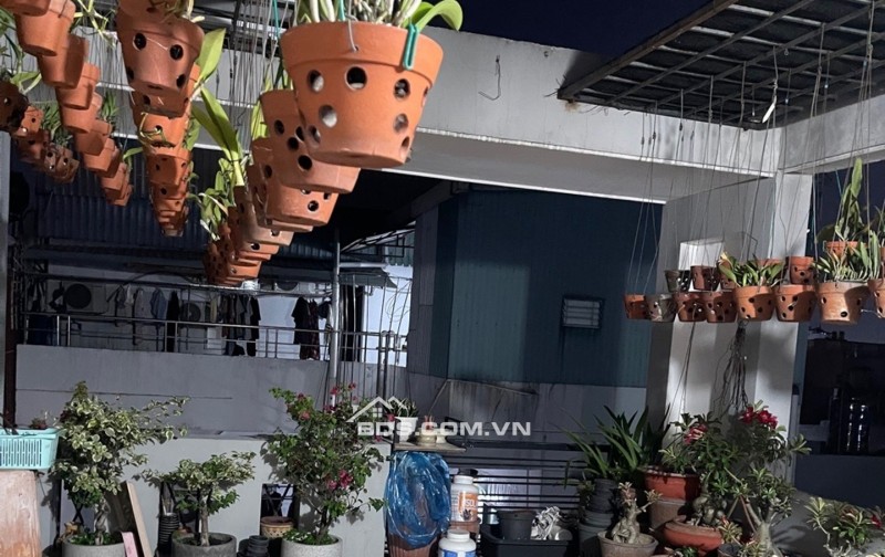 nhà CẦN BÁN GẤP NÊN GIẢM MẠNH ngôi nhà 5 TẦNG.