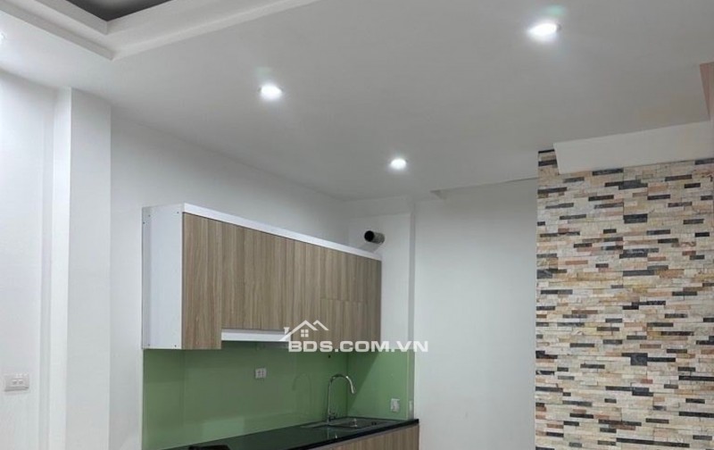 HlẾM - TÂY NAM LINH ĐÀM - NHÀ ĐẸP MỚI XÂY, 38m2 x 5T, MT 4m lý tưởng - 10m ra phố, Ô TÔ TRÁNH ĐỖ!