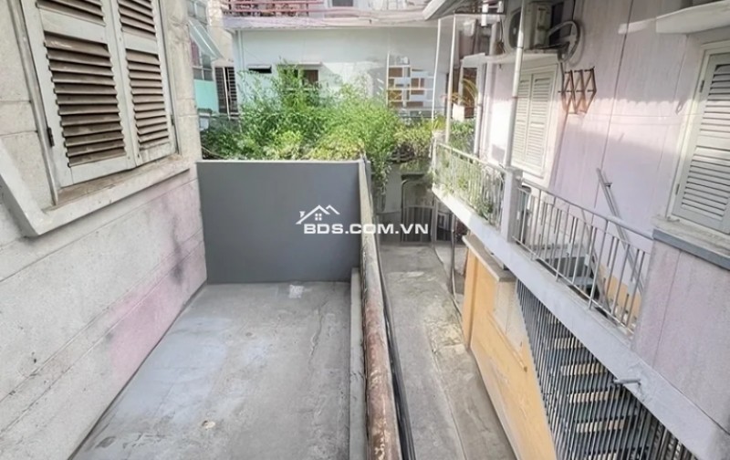 BÁN CĂN NHÀ 2 TẦNG Ô TÔ ĐỖ CỬA KHU CƯ XÁ ĐÔ THÀNH BÀN CỜ GIÁ 5.x TỶ