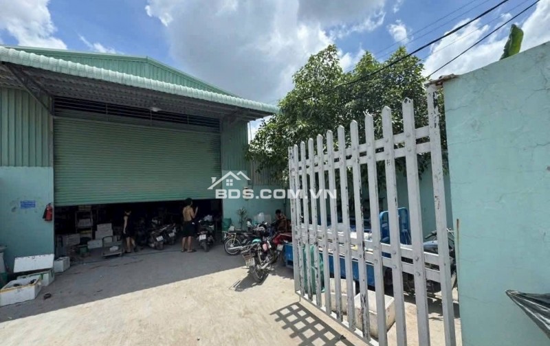 Nhà xưởng cho thuê 700m2 trục Vườn Lài An Phú Đông Quận 12