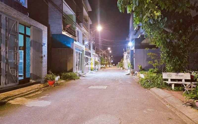 Nhà 4 tầng Hẻm 47 Đường Trường Lưu, Long Trường Giá NHỈNH 5,2tỷ DT 4.3m 50m2 Thiết kế có 4PN- 3WC, st trước sau Đường nhựa oto thông