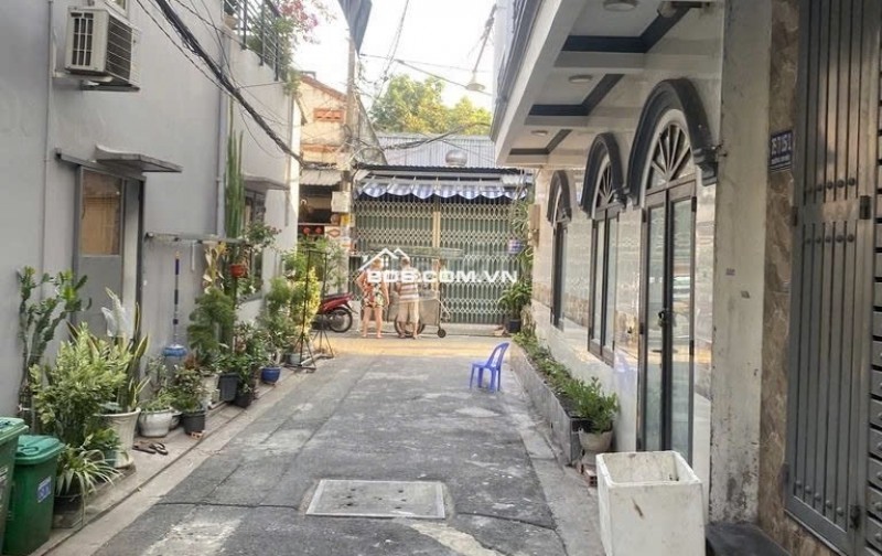 Bán nhà cấp 4 gác suốt chính chủ - hẻm 35 Ao Đôi - hẻm ô tô