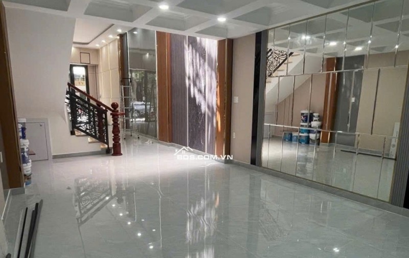 Nhà Mặt tiền đường Trần Hưng Đạo ngay Trung tâm quận Tân Phú sát Lũy Bán Bích