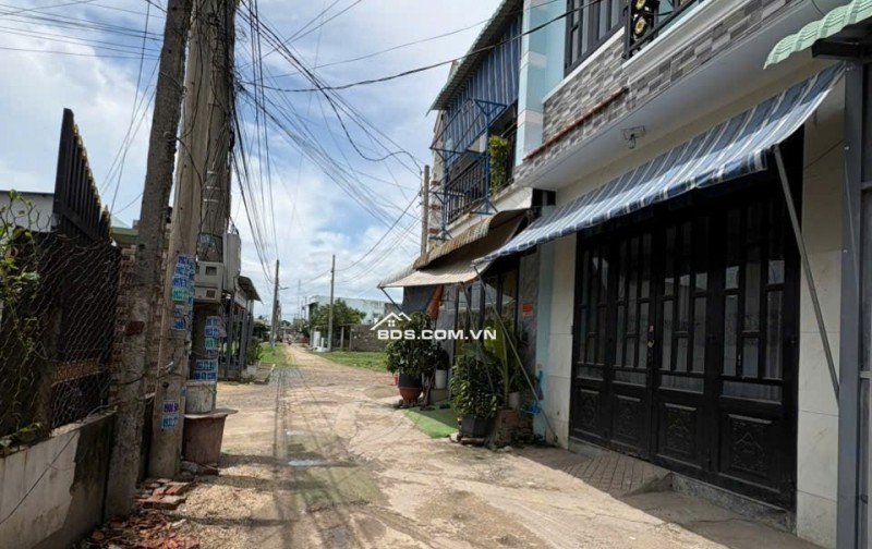 Chú Năm bán nhà 2 tầng Xuân Thới Thượng Hóc Môn đường Nguyễn Văn Bứa