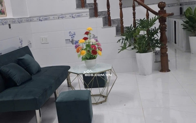 Chú Năm bán nhà 2 tầng Xuân Thới Thượng Hóc Môn đường Nguyễn Văn Bứa