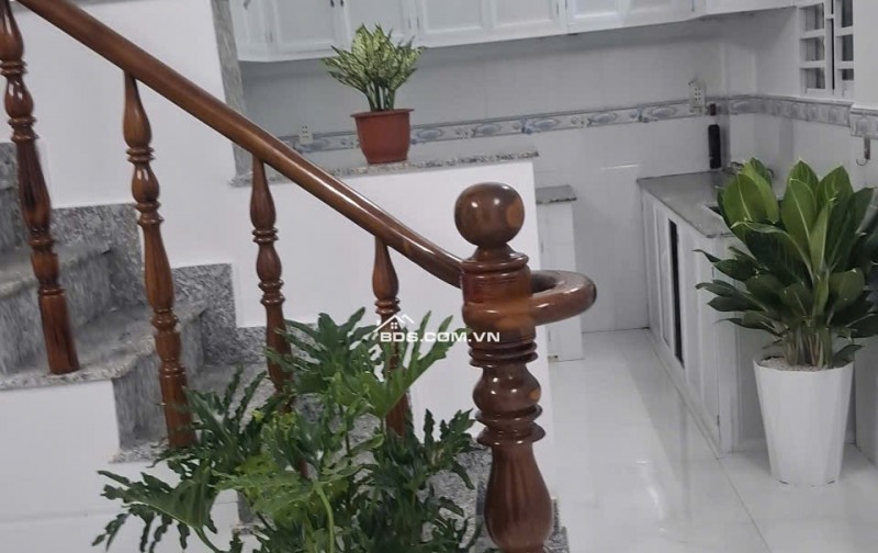 Chú Năm bán nhà 2 tầng Xuân Thới Thượng Hóc Môn đường Nguyễn Văn Bứa