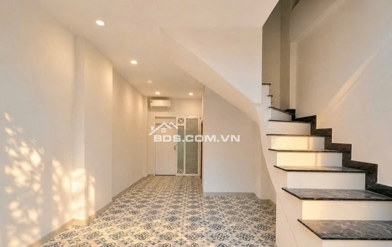 HIẾM! MẶT TIỀN HUỲNH VĂN BÁNH NGAY NGUYỄN VĂN TRỖI – 4 TẦNG ST – CHỈ 11,7 TỶ