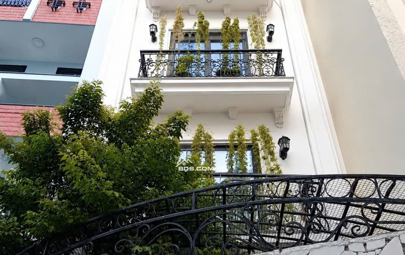 Nhà đẹp Trần Quang Diệu Q3 – DT 4,2×11,4m nở hậu – 5PN, Full nội thất, chỉ 15,8 tỷ TL