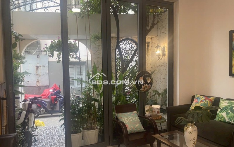 Nhà đẹp Trần Quang Diệu Q3 – DT 4,2×11,4m nở hậu – 5PN, Full nội thất, chỉ 15,8 tỷ TL