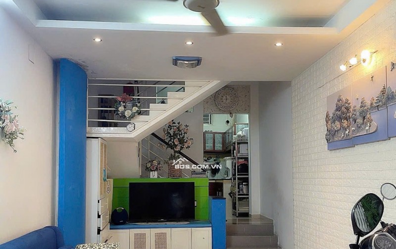 Nhà Nở Hậu CMT8 P.5 Tân Bình - Hẻm 4m Thông - Chỉ 6.3 Tỷ TL
