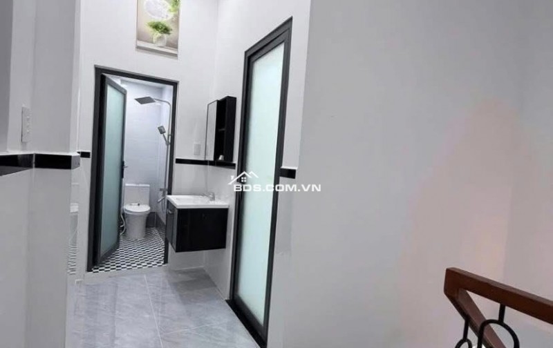 CHÚ EM CẦN BÁN NHÀ ĐẤT THỔ CƯ 4X10M Ở GẦN CHỢ NHỊ XUÂN