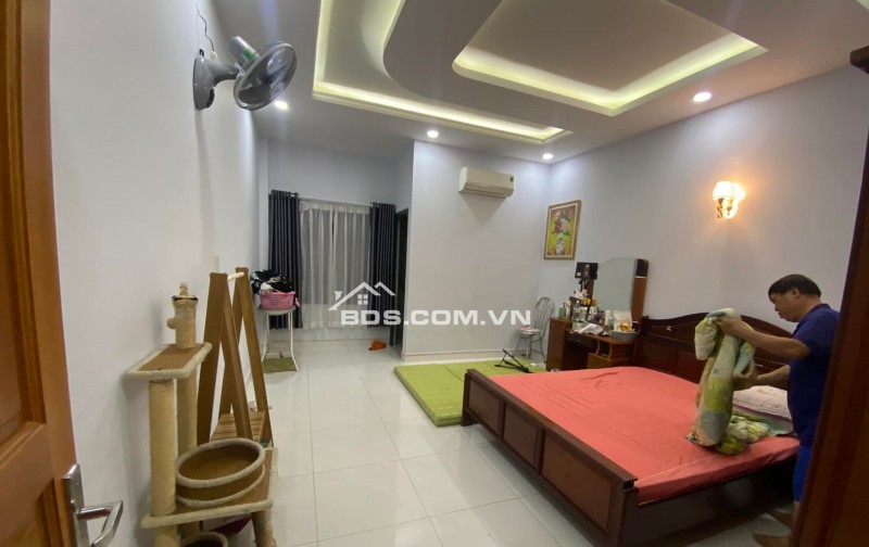 VỊ TRÍ ĐẸP - 4 TẦNG - NGAY LÊ VĂN QUỚI - SÁT TÂN PHÚ - CHỈ HƠN 4 TỶ XÍU