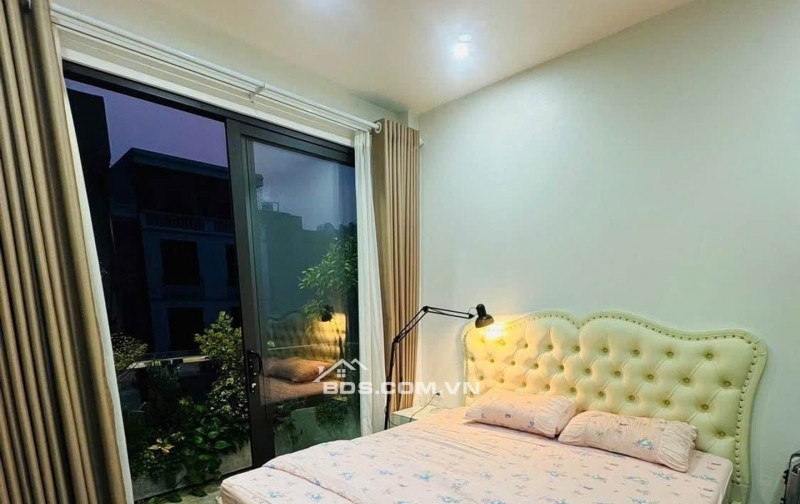 Nhà thật - Phố trạm, Long Biên  6.3 tỷ 30M - Nhà mới sổ đỏ