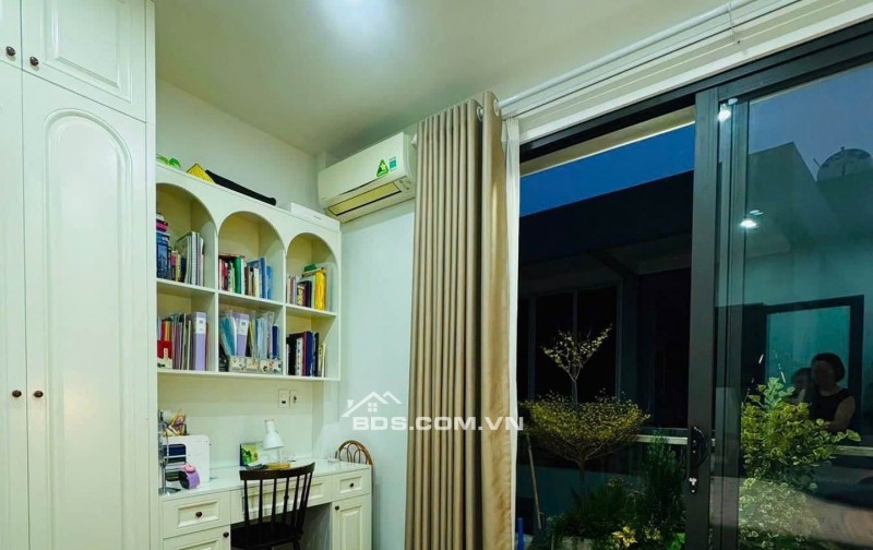 Nhà thật - Phố trạm, Long Biên  6.3 tỷ 30M - Nhà mới sổ đỏ