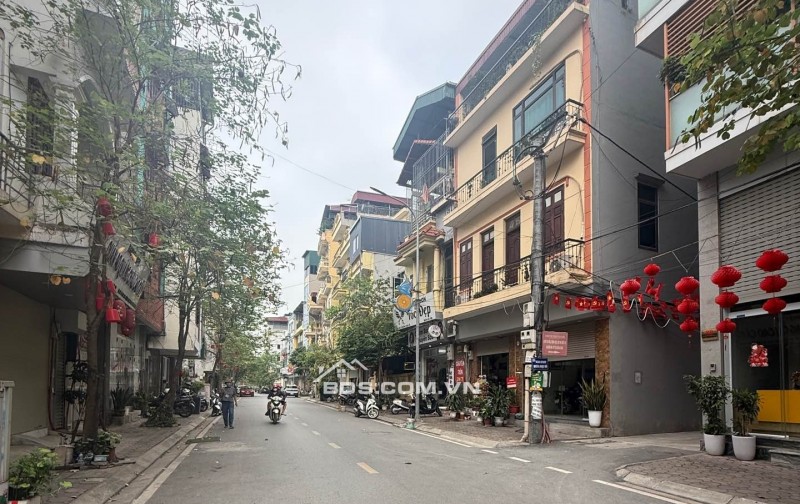 Nhà thật - Phố trạm, Long Biên  6.3 tỷ 30M - Nhà mới sổ đỏ