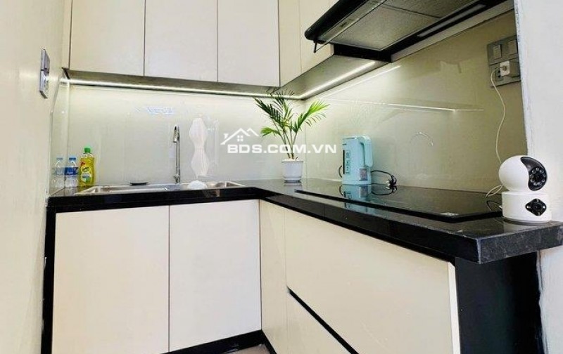 NHÀ 30M - TRUNG TÂM QUẬN HAI BÀ TRƯNG- SÁT PHỐ CỔ - CHỈ 150M RA MẶT PHỐ TRẦN KHÁT CHÂN - 5 TẦNG 3 NGỦ - FULL NỘI THẤT ĐẸP LONG LANH. GIÁ 7,9 tỷ