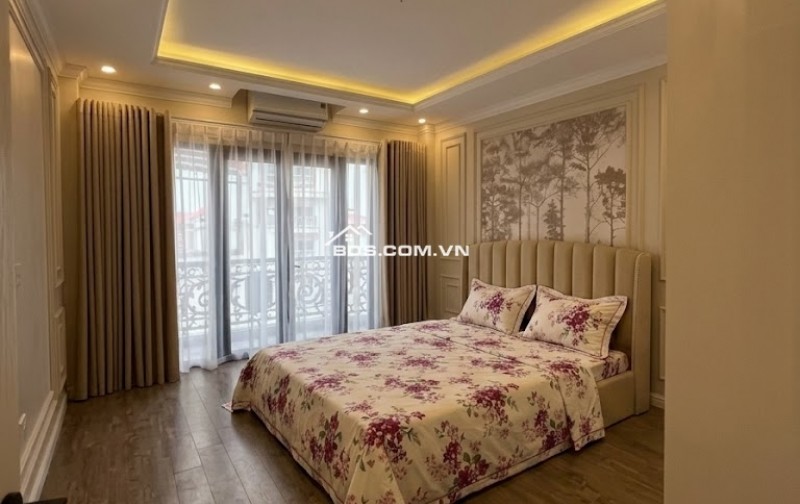 BÁN NHÀ 8 TẦNG THANG MÁY-GARA 2 Ô TÔ-CÁCH ĐƯỜNG CỔ LINH 50M-YÊN TĨNH-THUẬN TIỆN ĐI LẠI