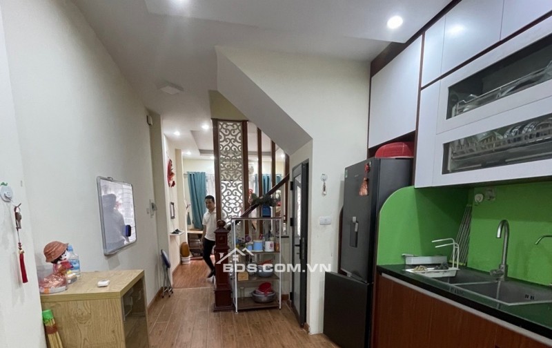ĐỊNH CÔNG - NHÀ ĐẸP CHỦ TỰ XÂY TÂM HUYẾT - 36m2 x 5T, FULL NT - 2 THOÁNG VĨNH VIỄN - NGÕ NÔNG, VÀI BƯỚC Ô TÔ TRÁNH!