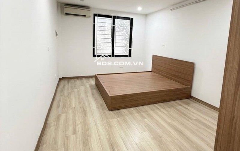  HIẾM !!! NHÀ MỚI ĐẸP Ở NGAY-THANG MÁY NHẬP KHẨU -NGÕ THÔNG THOÁNG BA GÁC TRÁNH-BA BƯỚC CHÂN RA MẶT PHỐ. GIÁ 9.9 TỶ 