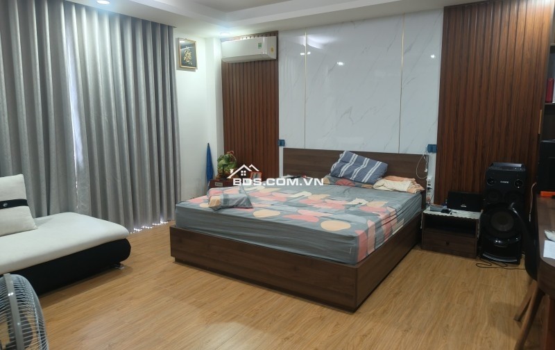 Bán nhà đường số 6, KDC Êm Đềm, Linh Xuân, Thủ Đức, TP HCM. DT 90 m2, 4 tầng. Giá 8,9 tỷ