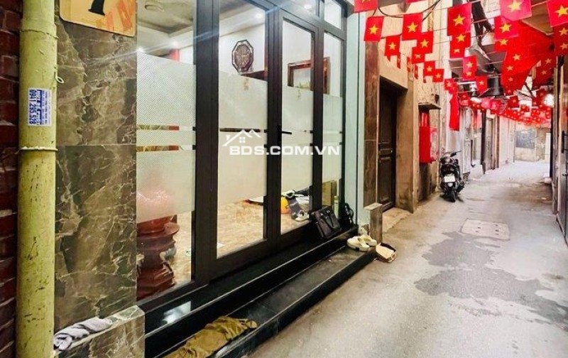 30m ra phố Tôn Đúc Thắng, nhà 30m x 4 tầng, giá chưa đến 9 tỷ