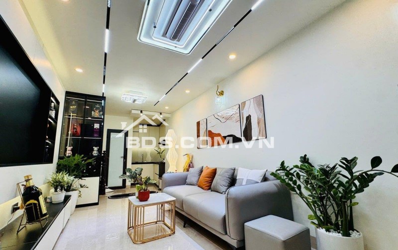 NHÀ 30M - TRUNG TÂM QUẬN HAI BÀ TRƯNG- SÁT PHỐ CỔ - CHỈ 150M RA MẶT PHỐ TRẦN KHÁT CHÂN - 5 TẦNG 3 NGỦ - FULL NỘI THẤT ĐẸP LONG LANH. GIÁ 7,9 tỷ