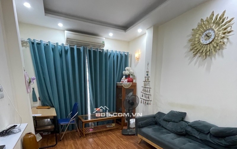 ĐỊNH CÔNG - NHÀ ĐẸP CHỦ TỰ XÂY TÂM HUYẾT - 36m2 x 5T, FULL NT - 2 THOÁNG VĨNH VIỄN - NGÕ NÔNG, VÀI BƯỚC Ô TÔ TRÁNH!
