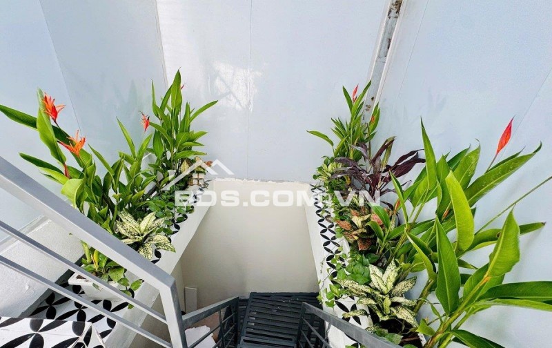NHÀ 30M - TRUNG TÂM QUẬN HAI BÀ TRƯNG- SÁT PHỐ CỔ - CHỈ 150M RA MẶT PHỐ TRẦN KHÁT CHÂN - 5 TẦNG 3 NGỦ - FULL NỘI THẤT ĐẸP LONG LANH. GIÁ 7,9 tỷ