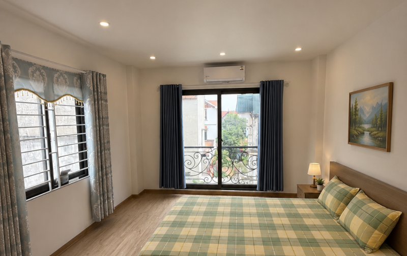 CHỦ CẦN GIẢI CỨU-BÁN NHÀ 5 TẦNG 33 M2–Ô TÔ ĐỖ CỬA–LONG BIÊN-40M RA Ô TÔ TRÁNH