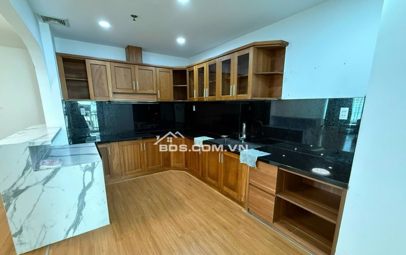 Bán căn hộ giai việt phường chánh hưng quận 8 150m2 3pn 2wc
