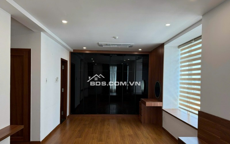Bán căn hộ giai việt phường chánh hưng quận 8 150m2 3pn 2wc
